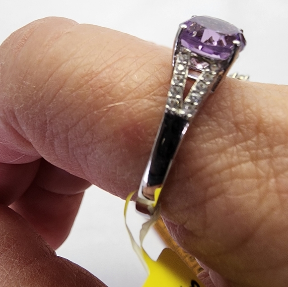 New In Package Sterling Silver Oval Cut Amethyst Ring SZ 10 - Picture 3 of 11